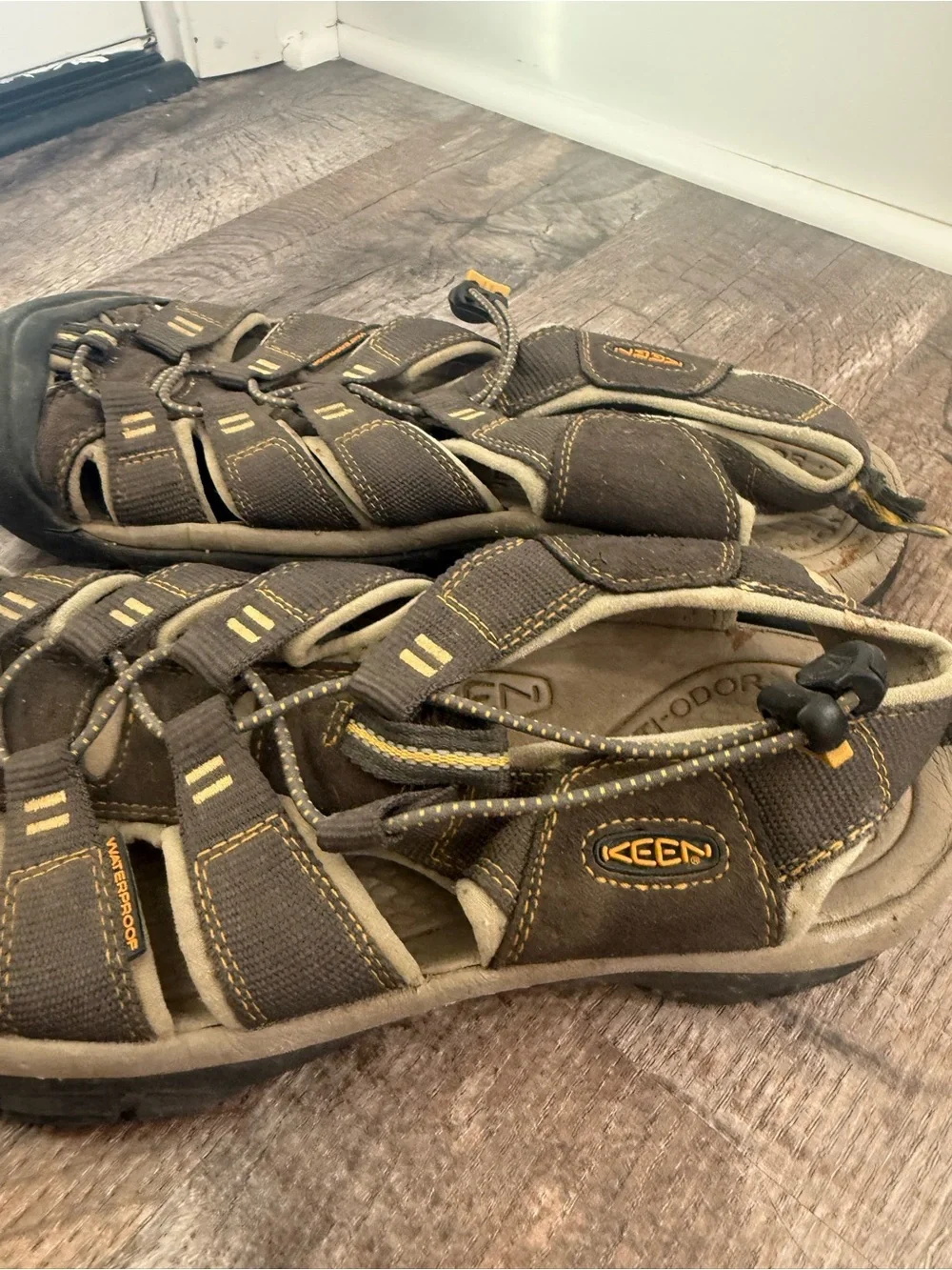 KEEN Newport H2 Men’s Waterproof Lace-Up Closed-Toe Sport Sandals Brown 10.5